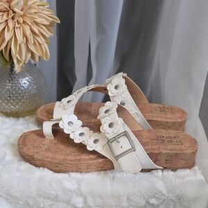 New Boc Chic White Floral Women's Sandals
